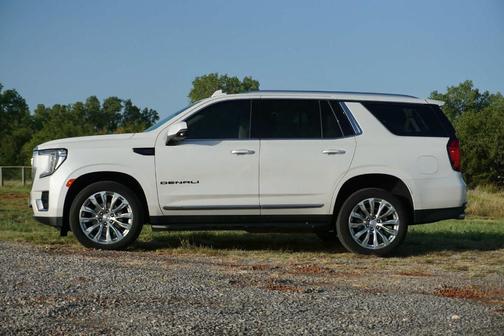 White Frost Tri-Coat 2024 GMC Yukon Denali