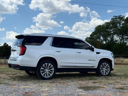 White Frost Tri-Coat 2024 GMC Yukon Denali