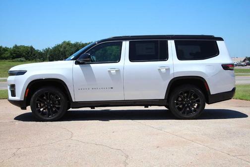 Bright White Clearcoat 2026 Jeep Grand Wagoneer Summit Obsidian