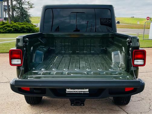 2024 Jeep Gladiator Sport