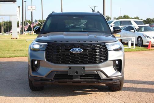 Carbonized Gray Metallic 2026 Ford Explorer ST-Line