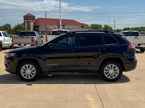2022 Jeep Cherokee Latitude Lux