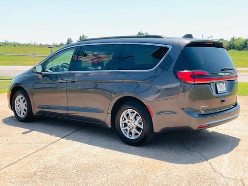 2022 Chrysler Pacifica Touring-L
