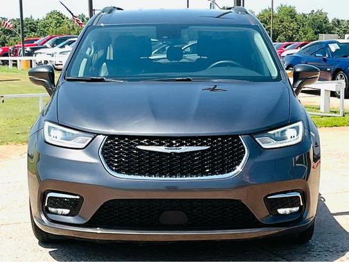 2022 Chrysler Pacifica Touring-L