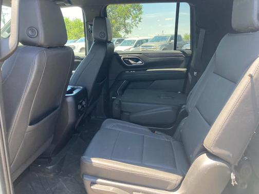 Summit White 2023 Chevrolet Suburban Z71