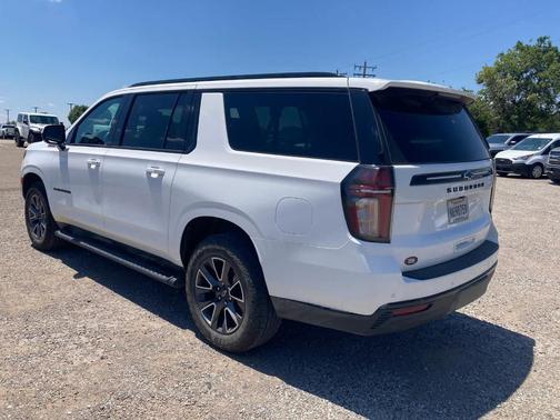 Summit White 2023 Chevrolet Suburban Z71