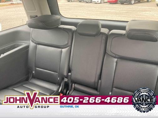 Agate Black Metallic 2025 Ford Expedition Platinum