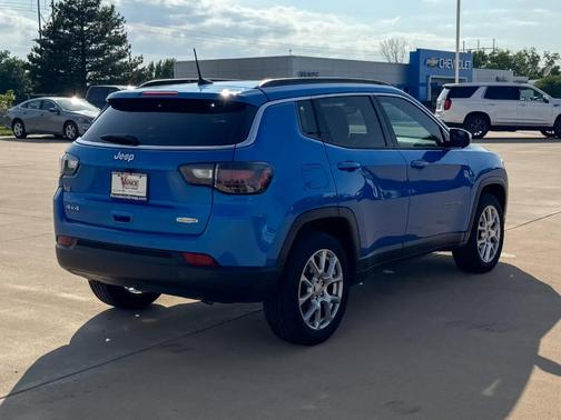 2023 Jeep Compass Latitude Lux