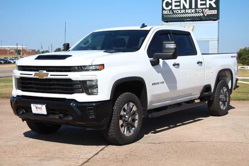 Summit White 2024 Chevrolet Silverado 2500 Custom