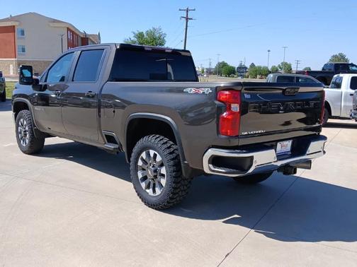Oxford Brown Metallic 2021 Chevrolet Silverado 2500 LT