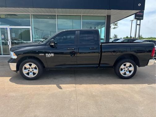 Diamond Black 2019 RAM 1500 Classic SLT