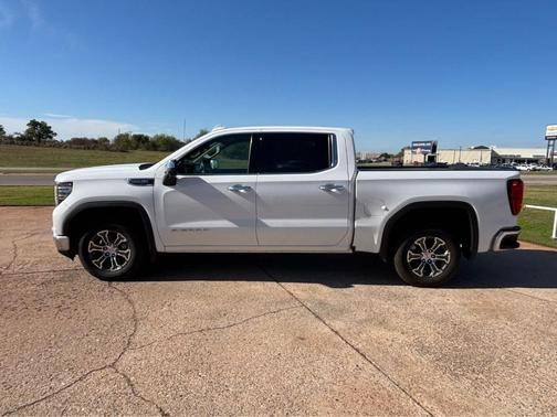 Summit White 2025 GMC Sierra 1500 SLT