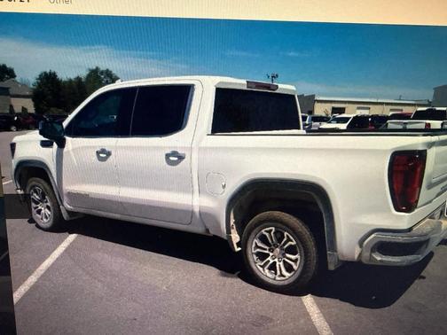 Summit White 2025 GMC Sierra 1500 SLT