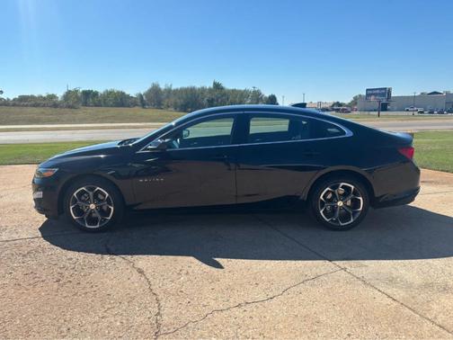 Mosaic Black Metallic 2024 Chevrolet Malibu LT
