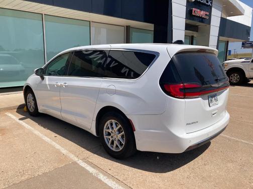 Bright White Clearcoat 2023 Chrysler Pacifica Touring-L