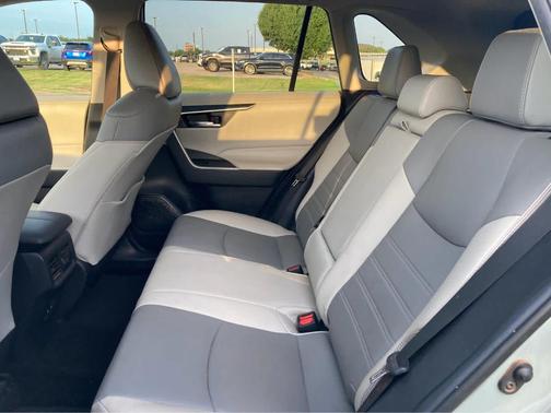 Silver Radiance 2020 Lincoln Nautilus Reserve