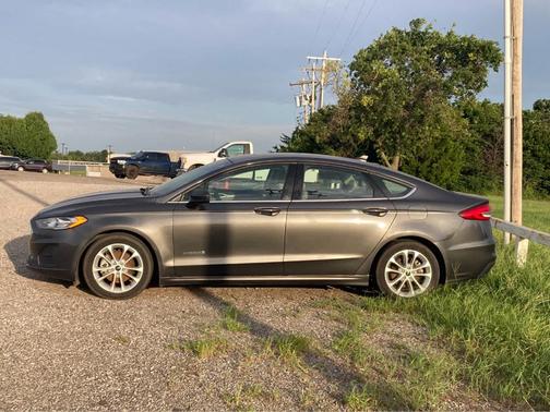 Magnetic Metallic 2019 Ford Fusion Hybrid SE