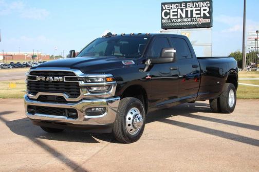 Diamond Black 2025 RAM 3500 Tradesman