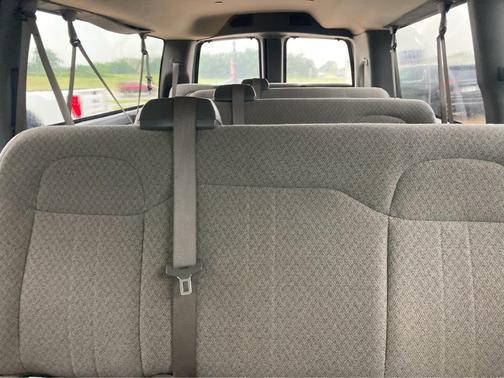 Summit White 2019 Chevrolet Express 3500 LT