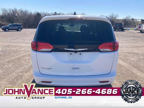 2023 Chrysler Voyager LX