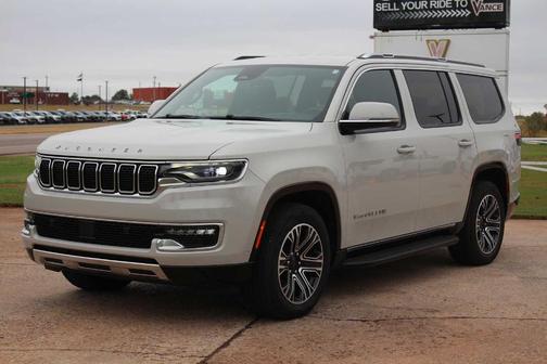 Luxury White Pearlcoat 2022 Jeep Wagoneer Series III