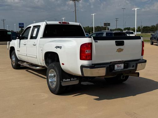 2009 Chevrolet Silverado 3500 LTZ Crew Cab DRW