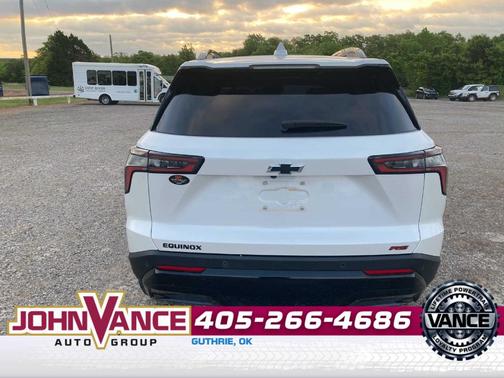 Iridescent Pearl Tricoat 2025 Chevrolet Equinox RS