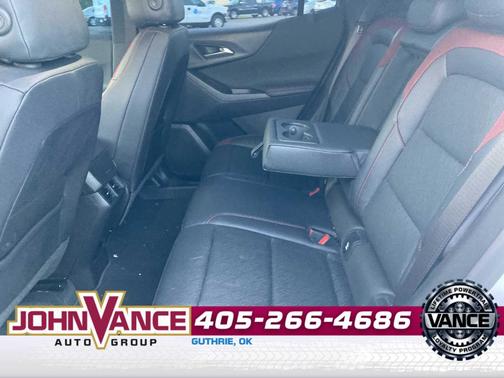 Iridescent Pearl Tricoat 2025 Chevrolet Equinox RS