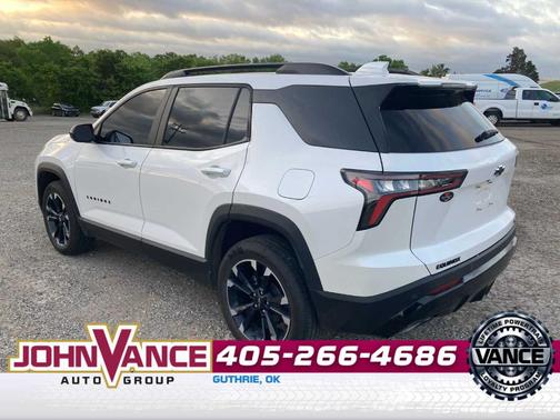 Iridescent Pearl Tricoat 2025 Chevrolet Equinox RS