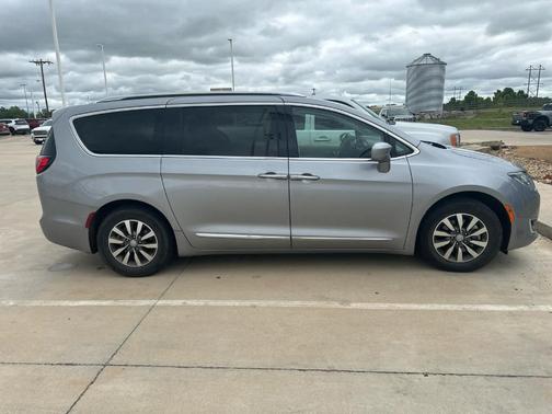 2020 Chrysler Pacifica Touring-L Plus