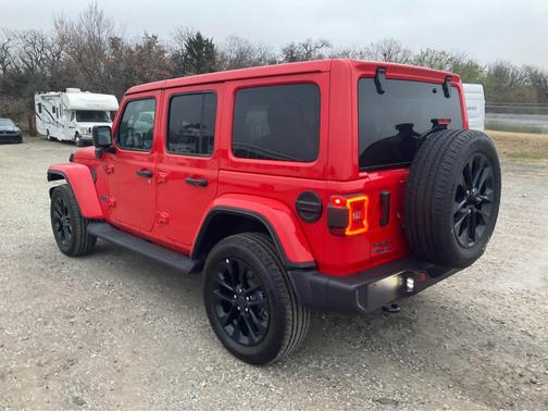 2025 Jeep Wrangler 4xe Sahara