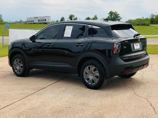 2025 Nissan Kicks S