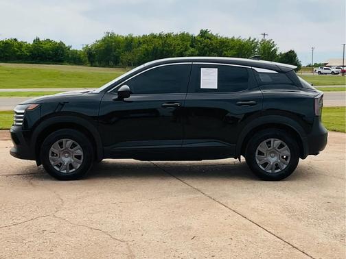 2025 Nissan Kicks S