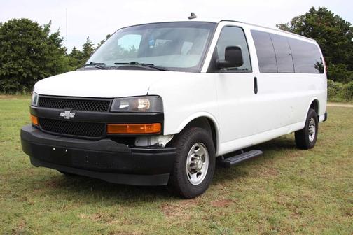 Summit White 2019 Chevrolet Express 3500 LS