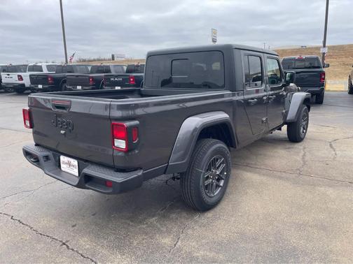 2026 Jeep Gladiator Sport