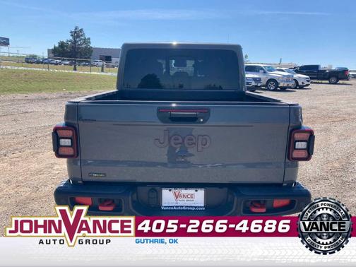 Sting Gray Clearcoat 2023 Jeep Gladiator Rubicon