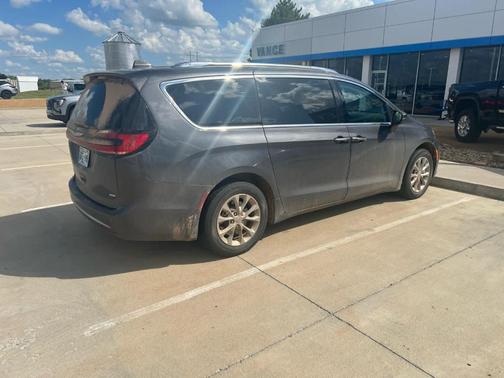 2021 Chrysler Pacifica Touring-L