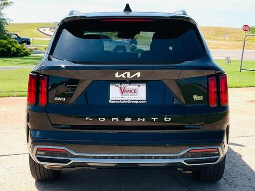 2022 Kia Sorento SX