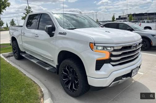 Iridescent Pearl Tricoat 2023 Chevrolet Silverado 1500 High Country