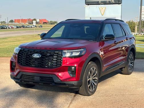 Ruby Red Metallic Tinted Clearcoat 2027 Ford Explorer ST-Line