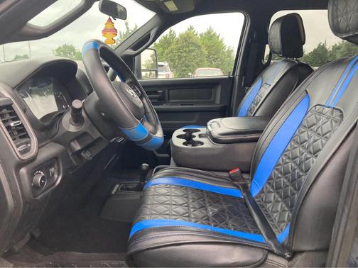 Patriot Blue Pearlcoat 2024 RAM 2500 Tradesman