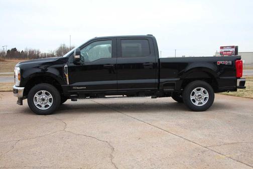 Agate Black Metallic 2026 Ford F-250 XLT
