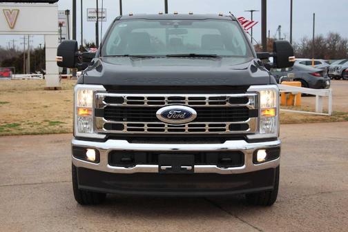 Agate Black Metallic 2026 Ford F-250 XLT