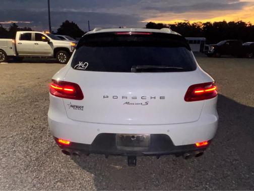 White 2018 Porsche Macan S