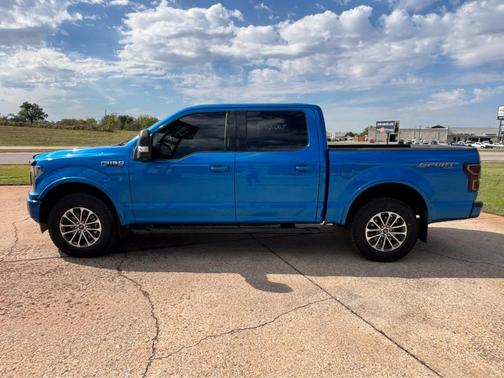 Velocity Blue Metallic 2019 Ford F-150 XLT