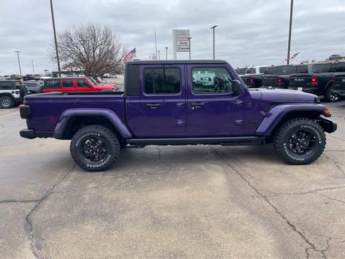 2026 Jeep Gladiator Sport