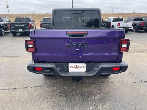 2026 Jeep Gladiator Sport