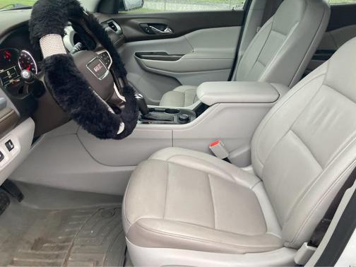 Summit White 2018 GMC Acadia SLT-1