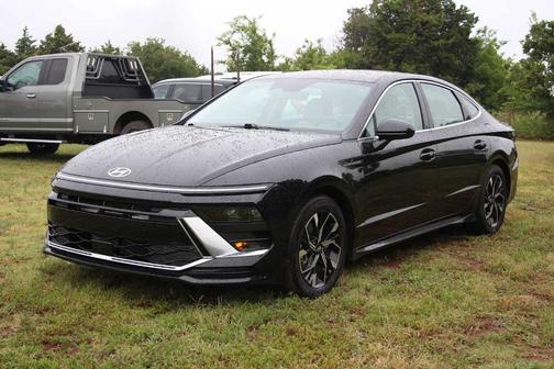 Black 2025 Hyundai SONATA SEL