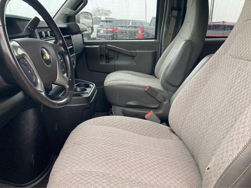 2017 Chevrolet Express 3500 LT